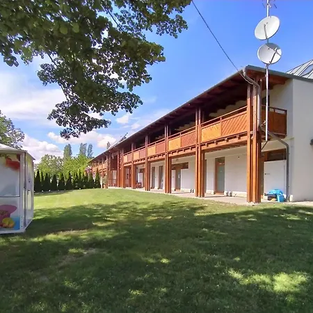 빌라 Elizabeth Vendeghaz Balatonfuzfon A Strandnal *