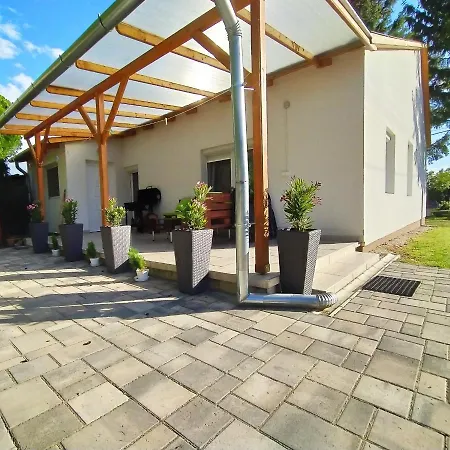 빌라 Elizabeth Vendeghaz Balatonfuzfon A Strandnal Balatonfůzfő