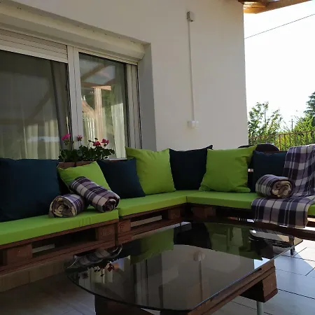 Elizabeth Vendeghaz Balatonfuzfon A Strandnal Balatonfůzfő