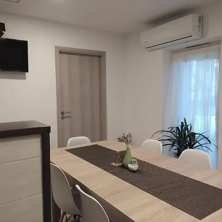 Elizabeth Vendeghaz Balatonfuzfon A Strandnal 빌라 *