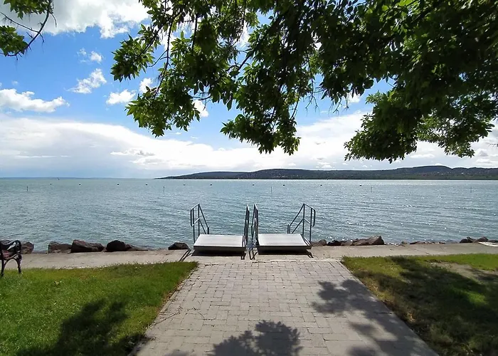 Elizabeth Vendeghaz Balatonfuzfon A Strandnal Balatonfůzfő