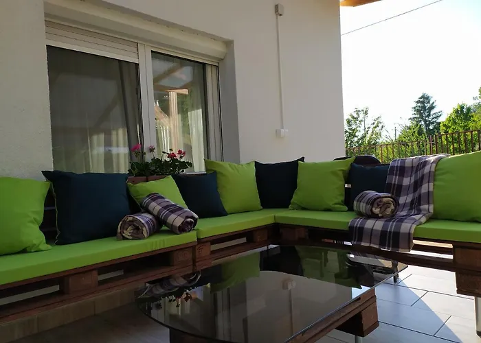 Elizabeth Vendeghaz Balatonfuzfon A Strandnal Balatonfůzfő