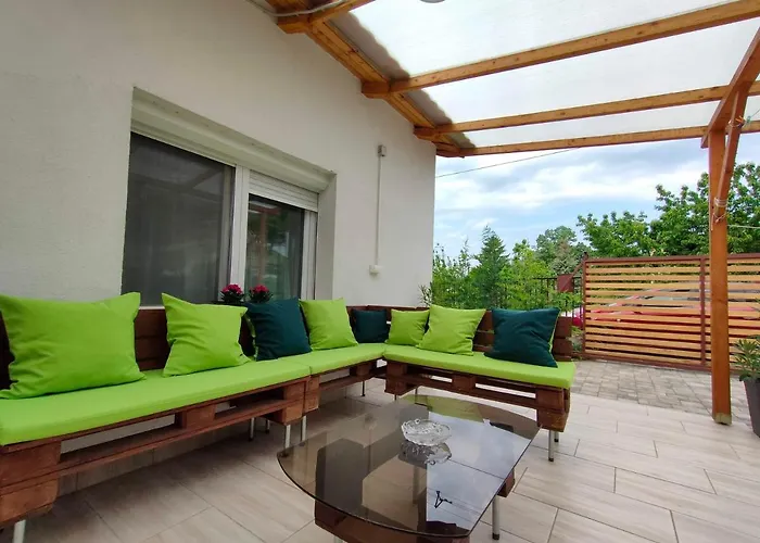 Villa Elizabeth Vendeghaz Balatonfuzfon A Strandnal *